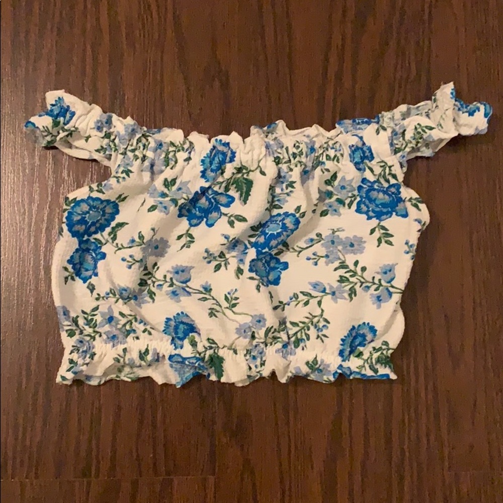 Off the shoulder Crop top